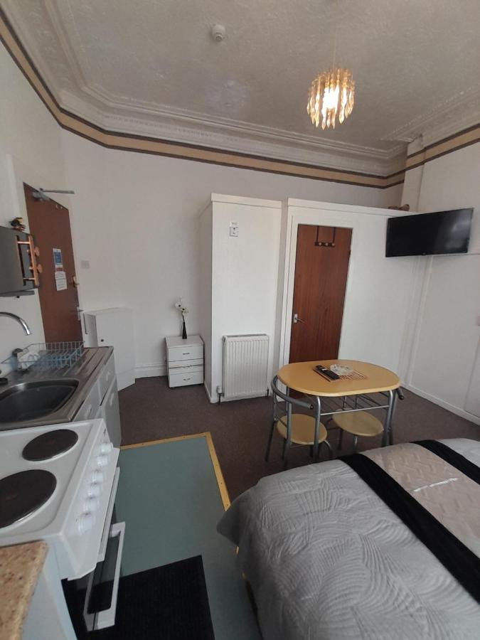 Nova Holiday Apartments Blackpool Exteriör bild